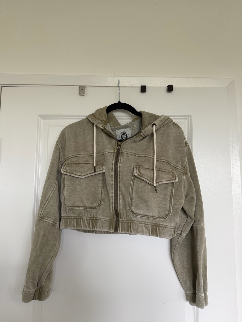 Cropped Hooded Utility Jacket